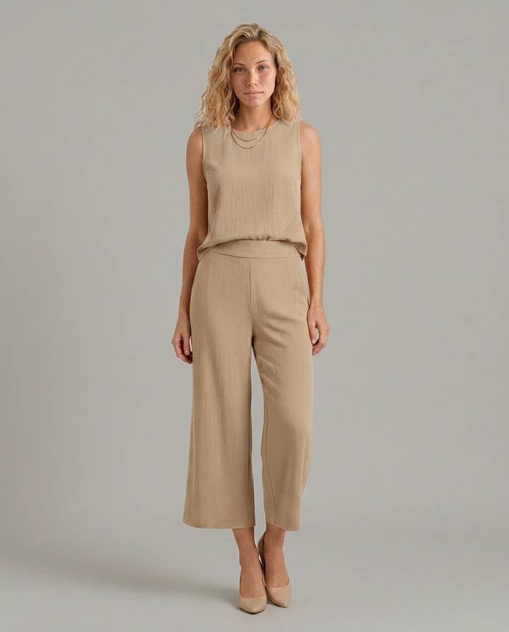 Katina | Two-Piece Set with Cropped Pants